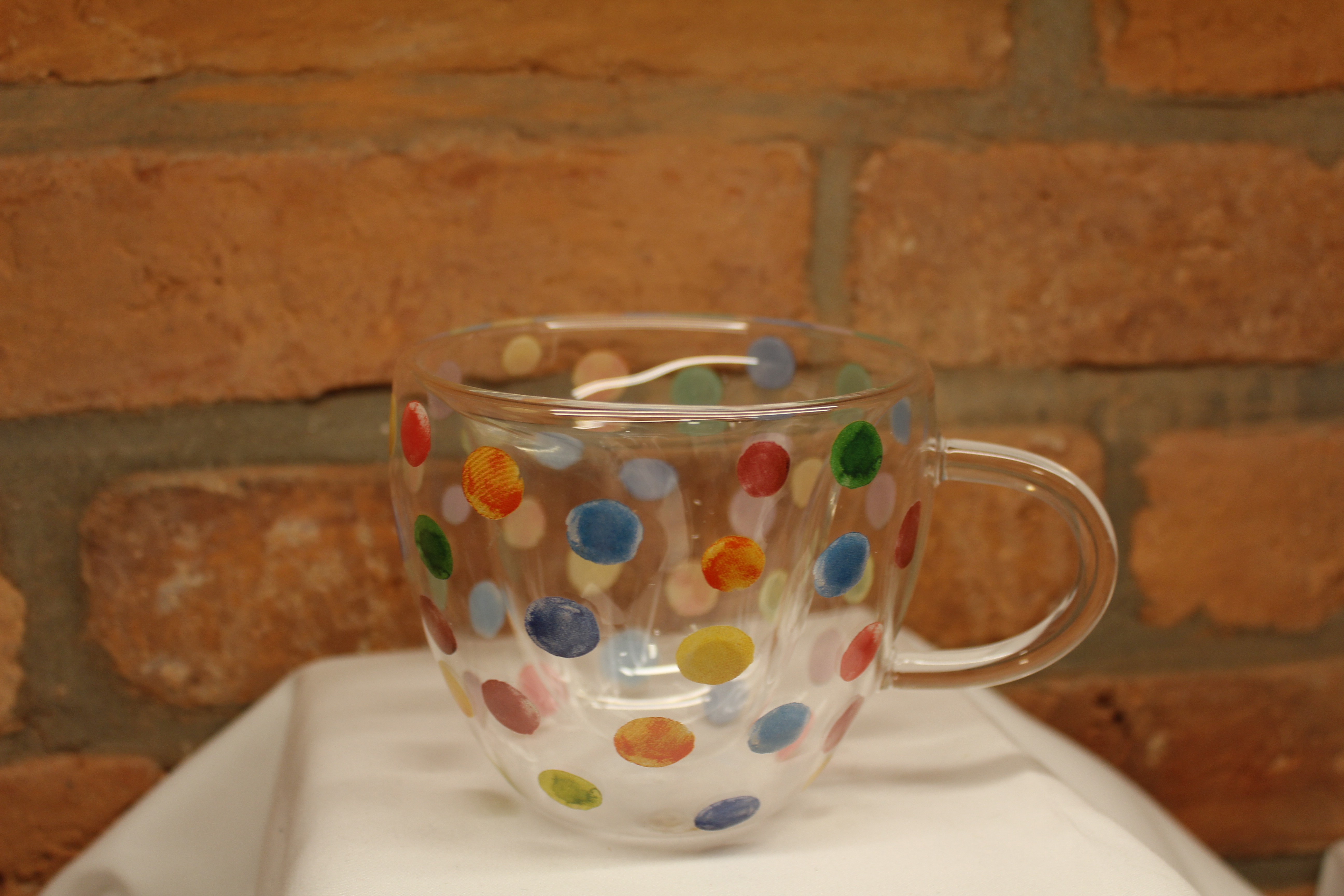 Doppelwand Glastasse Polka dots